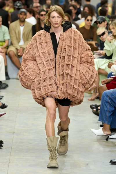 Look 8